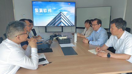 陈红卫校长一行赴上海复翼软件开发有限公司访企拓岗